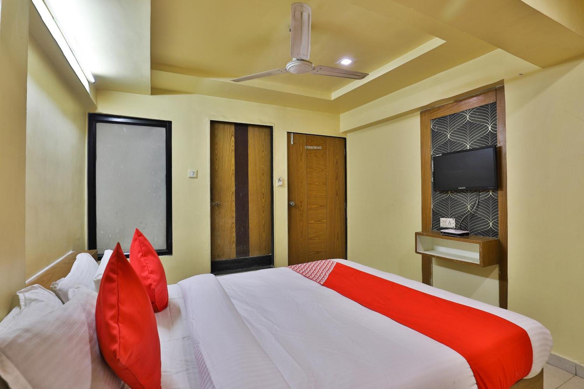 Spot On Hotel Shreeji Palace Ahmedabad Exterior foto