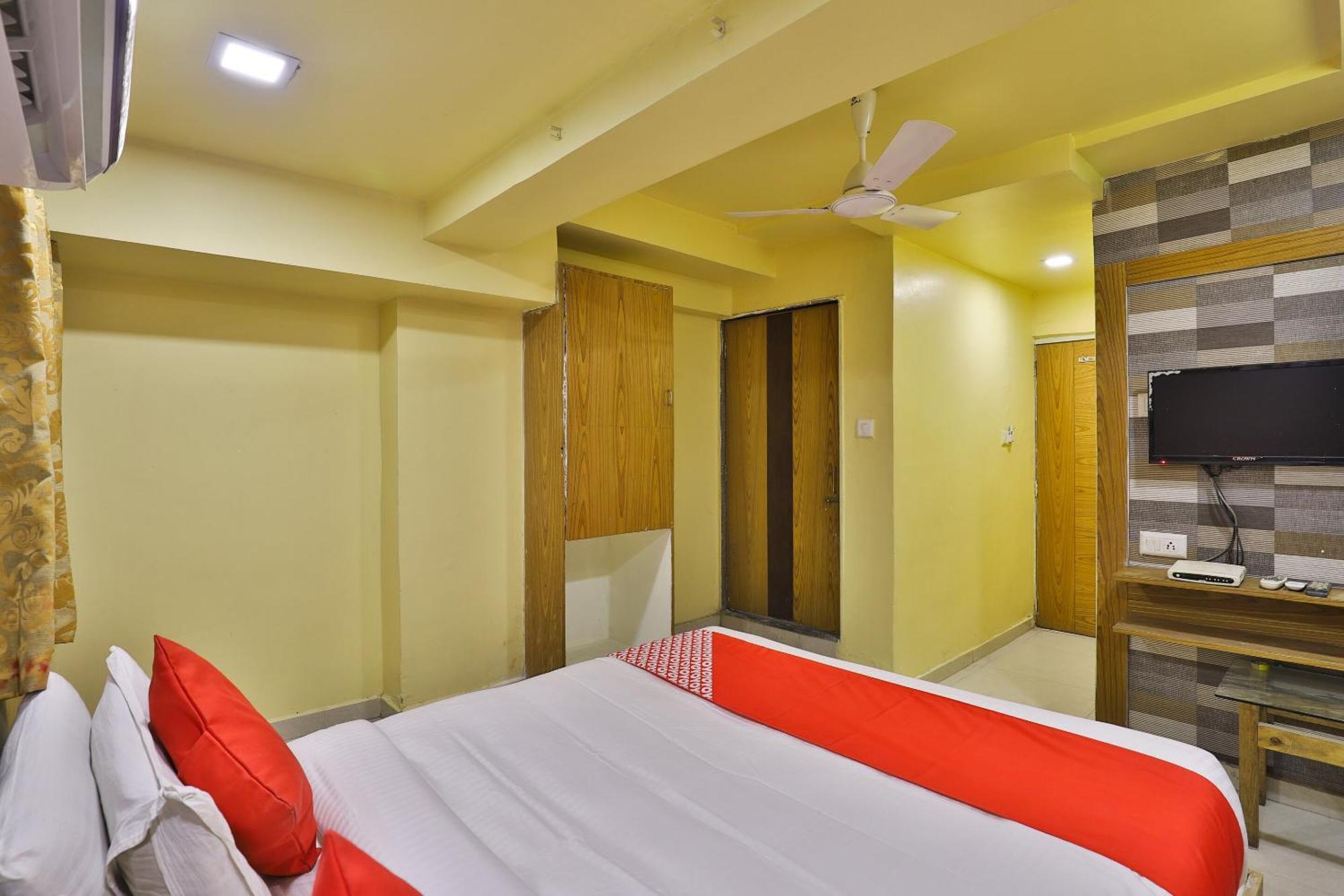 Spot On Hotel Shreeji Palace Ahmedabad Exterior foto