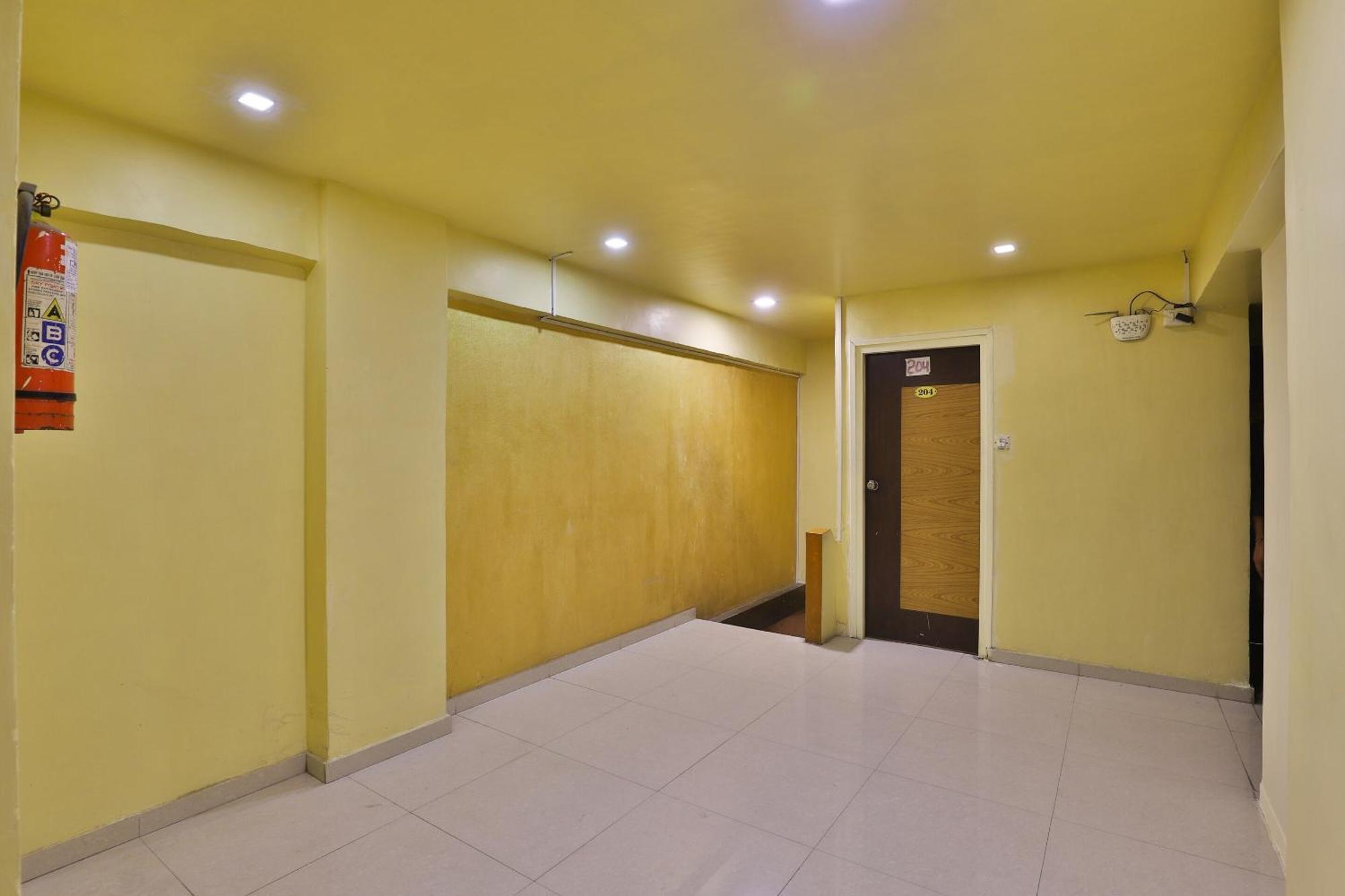 Spot On Hotel Shreeji Palace Ahmedabad Exterior foto